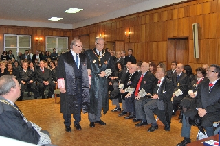 Los académicos Checa y Ortega reciben la Cruz de San Raimundo (10)